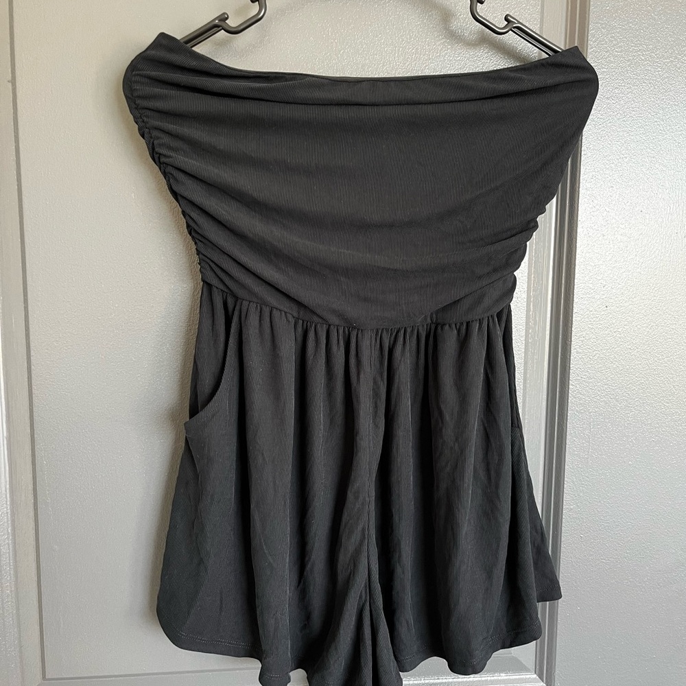 NWOT Wild Fable Black Ribbed strapless romper